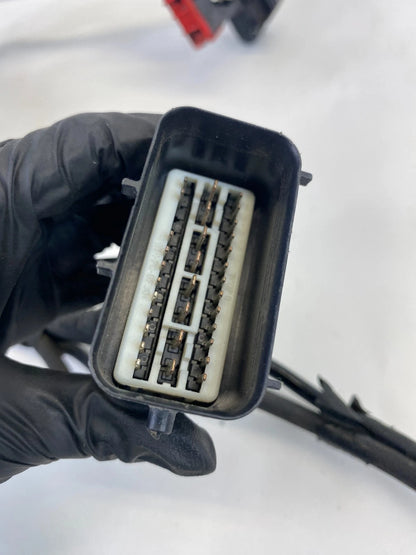 13-17 Ford Police Interceptor SEDAN Positive Battery Cable Fuse Terminal Block