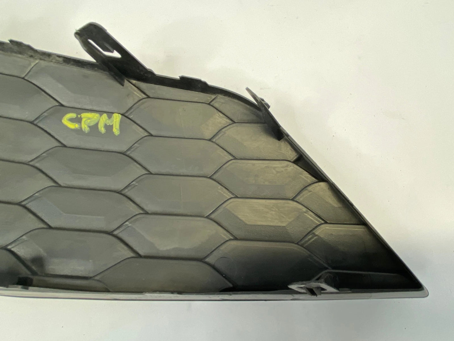 16-19 NISSAN SENTRA FRONT RIGHT SIDE FOG LIGHT LAMP GRILLE COVER 622564AF0B OEM