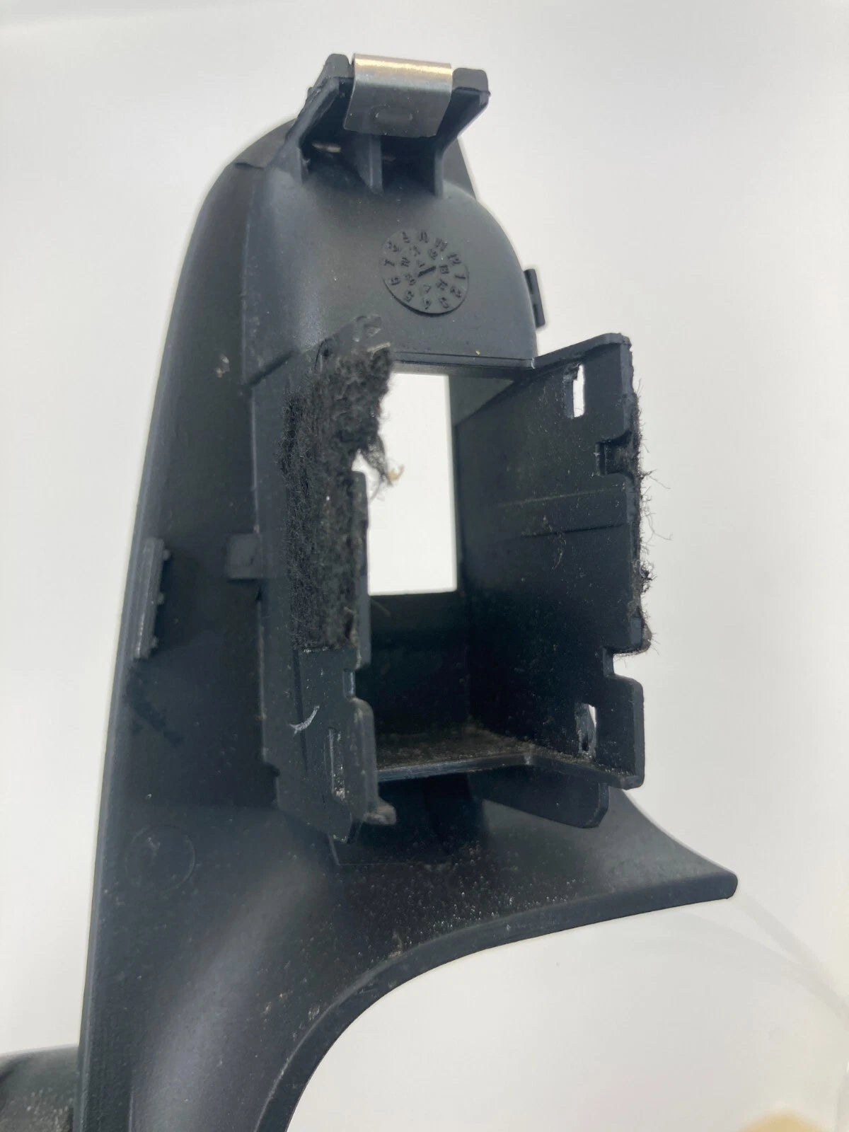 11 12 VOLKSWAGEN JETTA REAR LEFT DOOR PULL HANDLE WINDOW SWITCH BEZEL 5C6867255