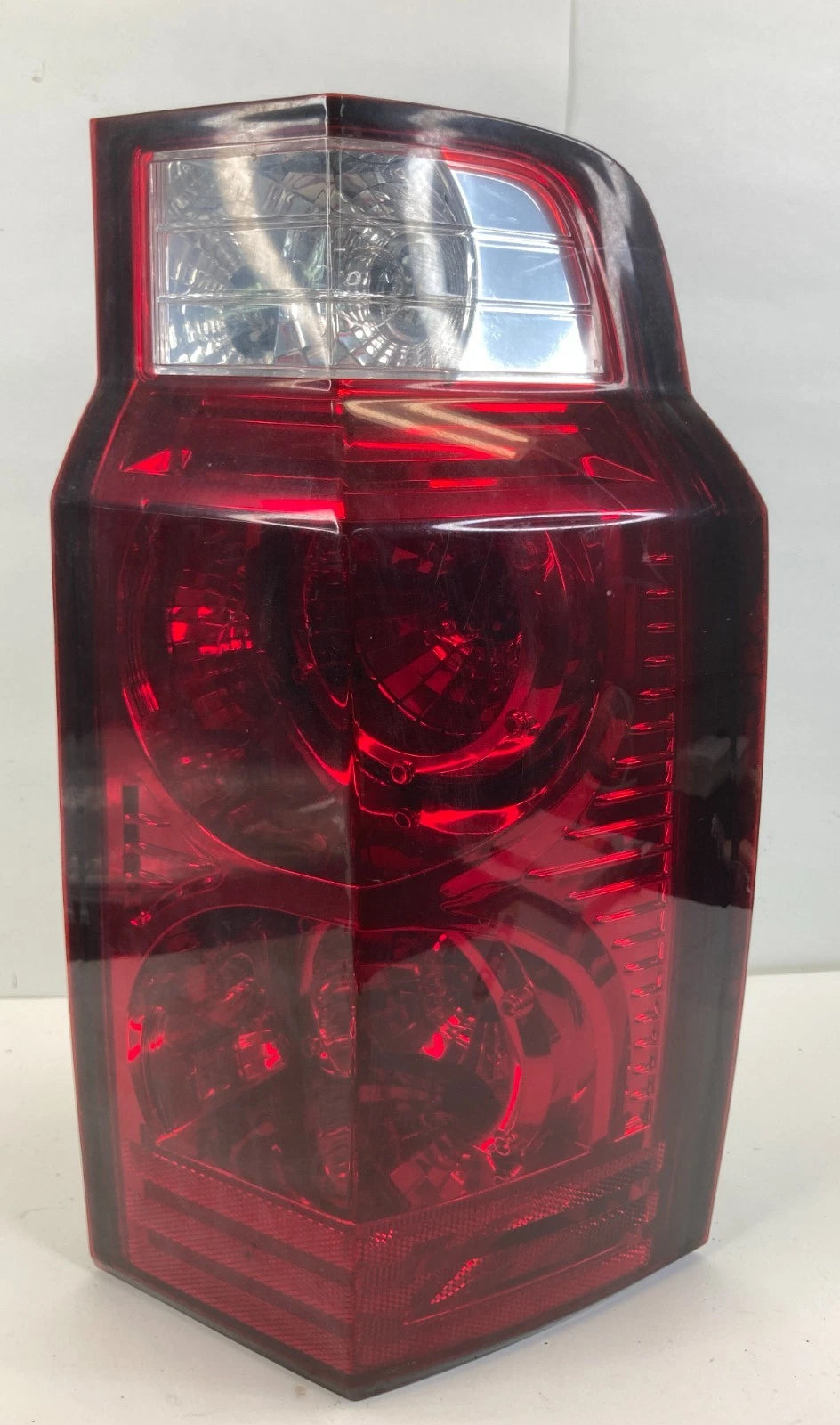 2006-2010 JEEP COMMANDER RIGHT SIDE REAR TAILLIGHT LAMP ASSEMBLY REAR BRAKE OEM