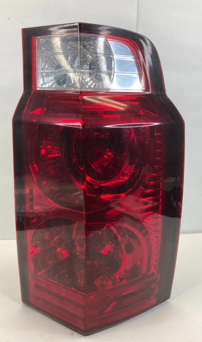 2006-2010 JEEP COMMANDER RIGHT SIDE REAR TAILLIGHT LAMP ASSEMBLY REAR BRAKE OEM