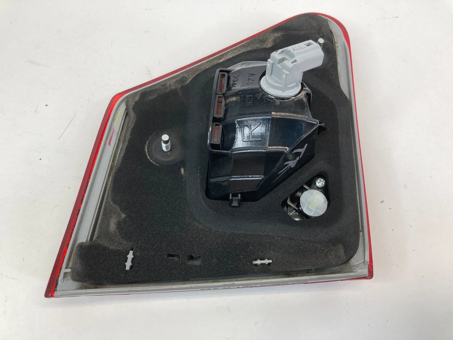 11-13 TOYOTA COROLLA SEDAN REAR RIGHT SIDE INNER TAIL LIGHT TAILLIGHT LAMP OEM