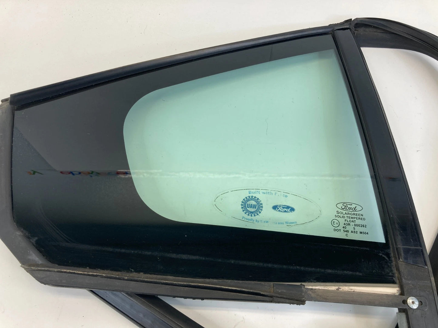 2013-2019 FORD INTERCEPTOR UTILITY REAR RIGHT DOOR QUARTER VENT WINDOW GLASS OEM