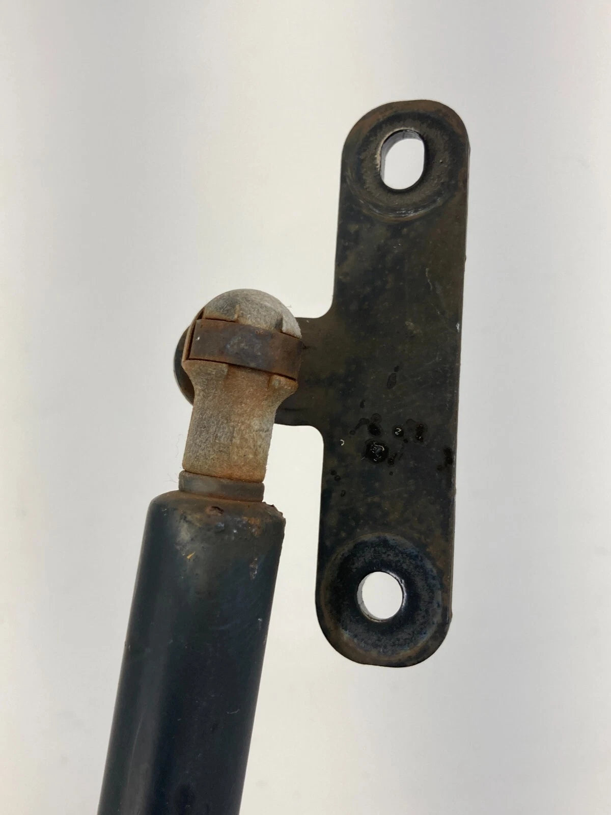 2002-2004 NISSAN PATHFINDER REAR TRUNK LIFTGATE SUPPORT SHOCK STRUTS PAIR LH RH