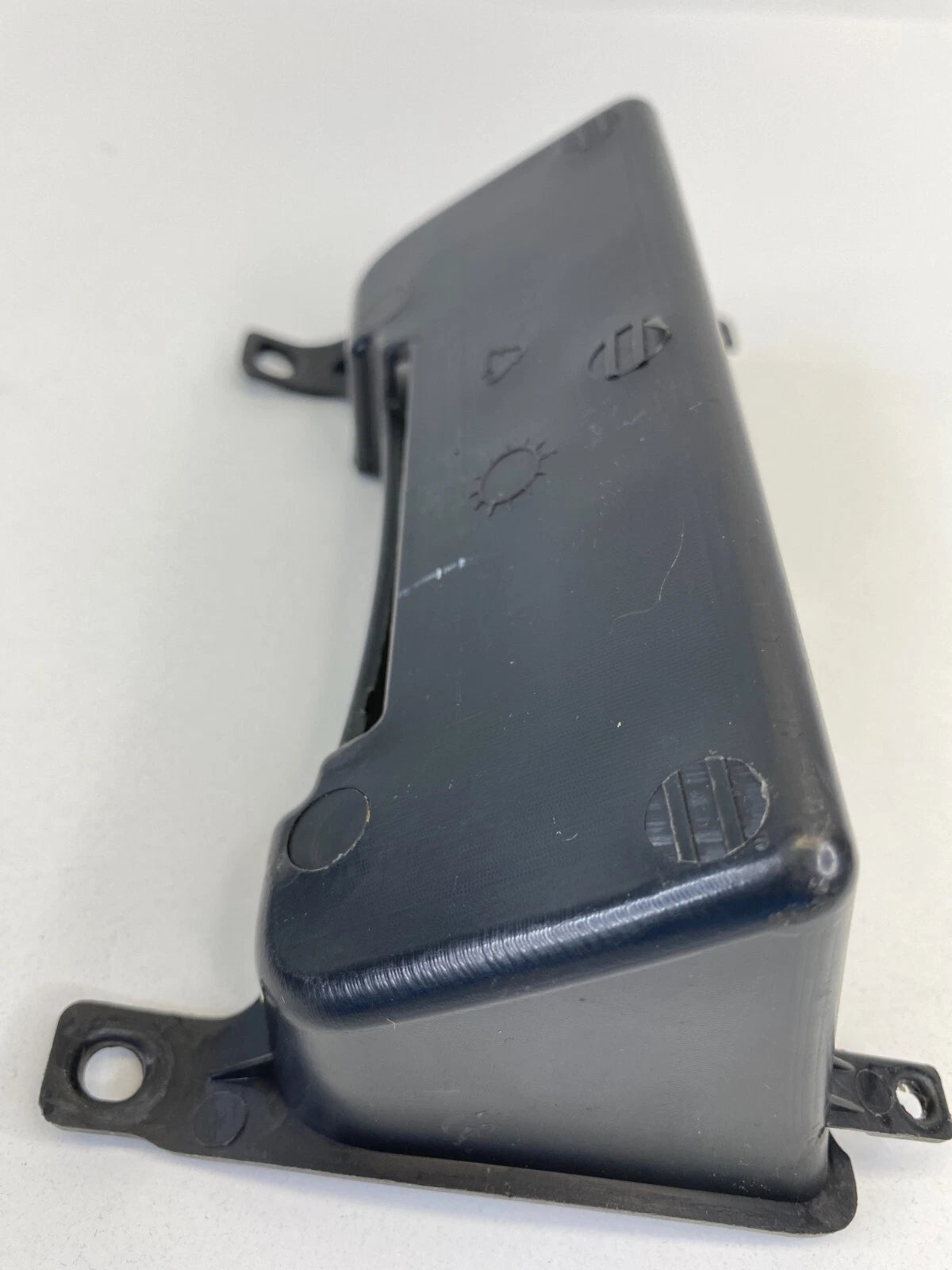 2007-2009 PONTIAC TORRENT CENTER LOWER DASH STORAGE COMPARTMENT BOX AKK73376 OEM