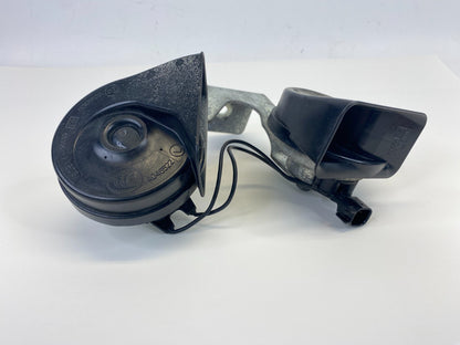 2011-2017 Buick Regal High & Low Tone Note Signal Alarm Horn Pair E355306 OEM