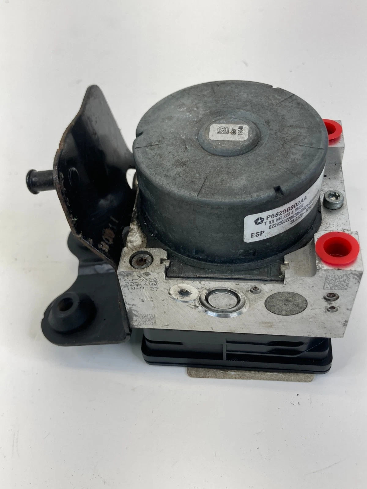 2014-2016 Dodge Dart 2.5L A/T FWD ABS Anti Lock Brake Pump Module 68256902AA OEM