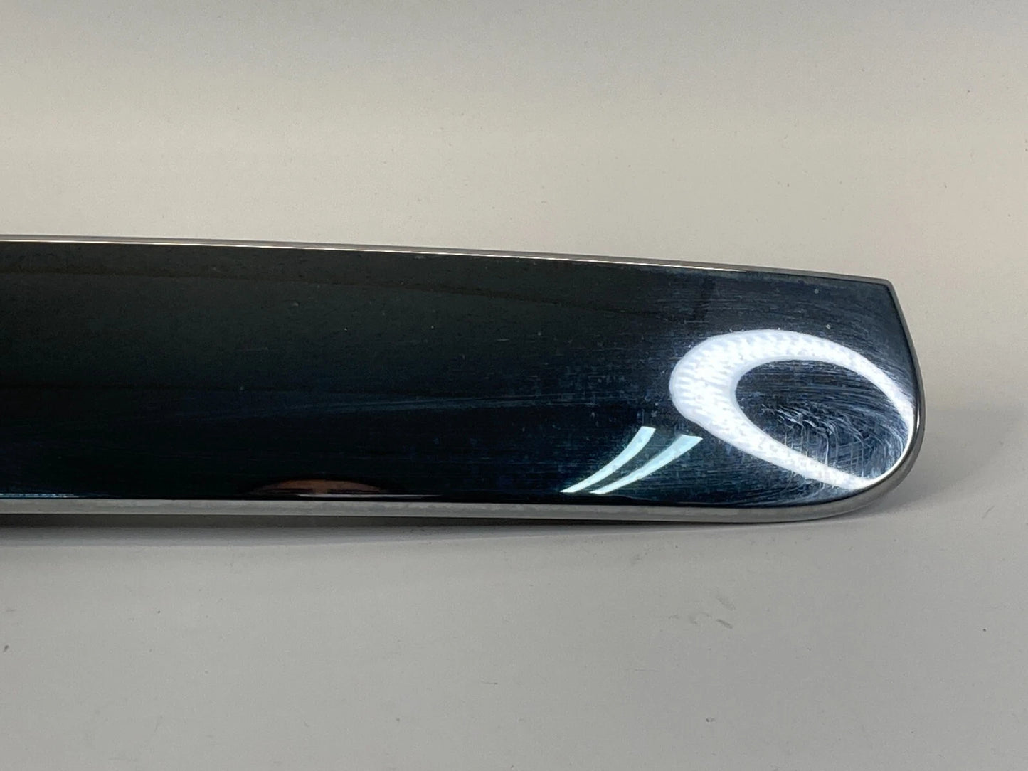 2014 2015 NISSAN ROGUE SELECT HATCH LIFTGATE TAILGATE LICENSE PLATE MOLDING OEM