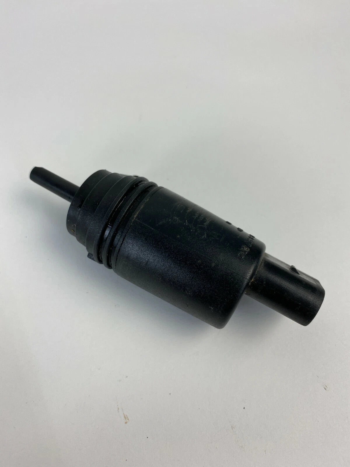 2002 2003 2004 2005 BMW 745I 745LI REAR WINDSHIELD WASHER WASH PUMP 67128377612