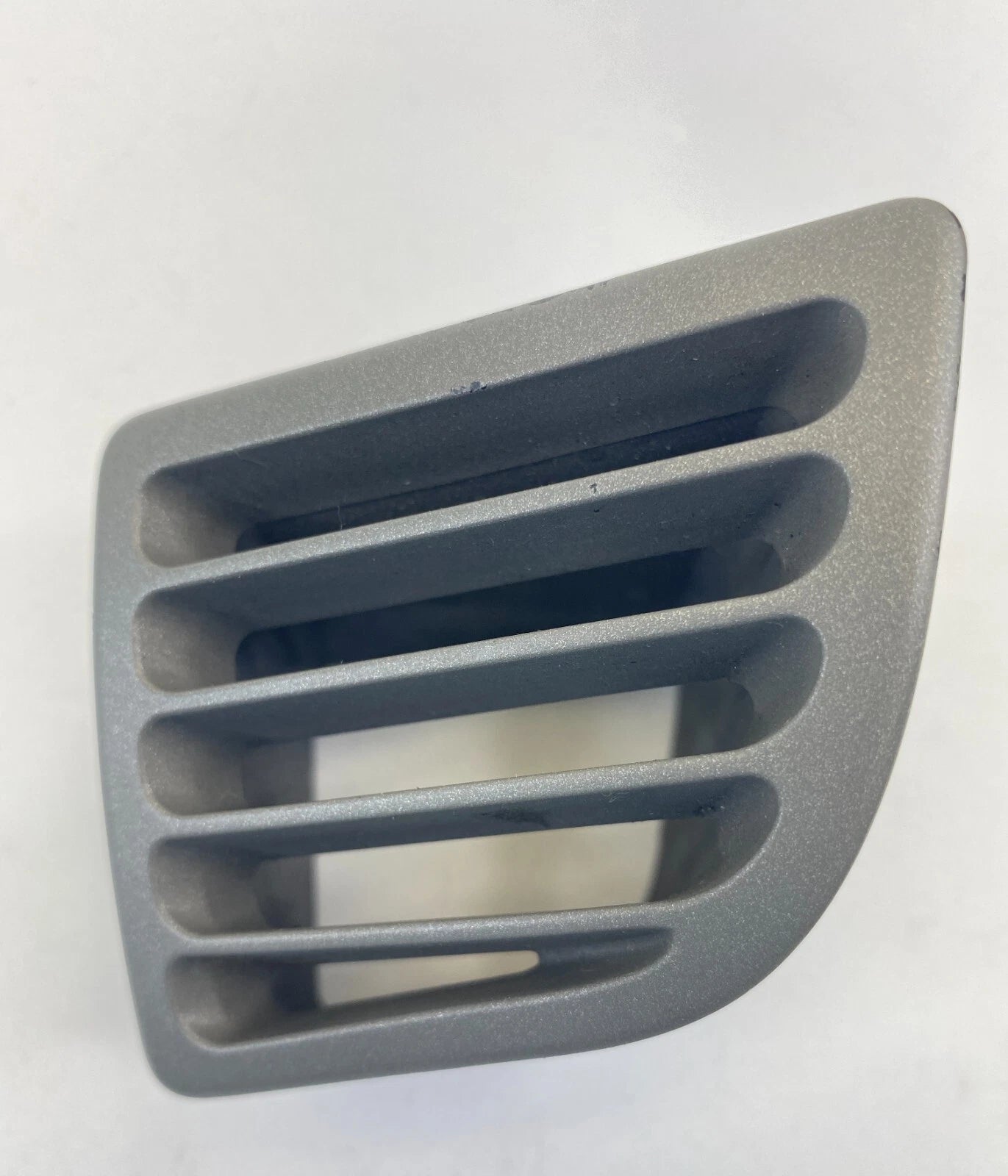2003 2004 INFINITI G35 DASH LEFT SIDE A/C AIR VENT DEFROSTER GRILL 68741-AM601