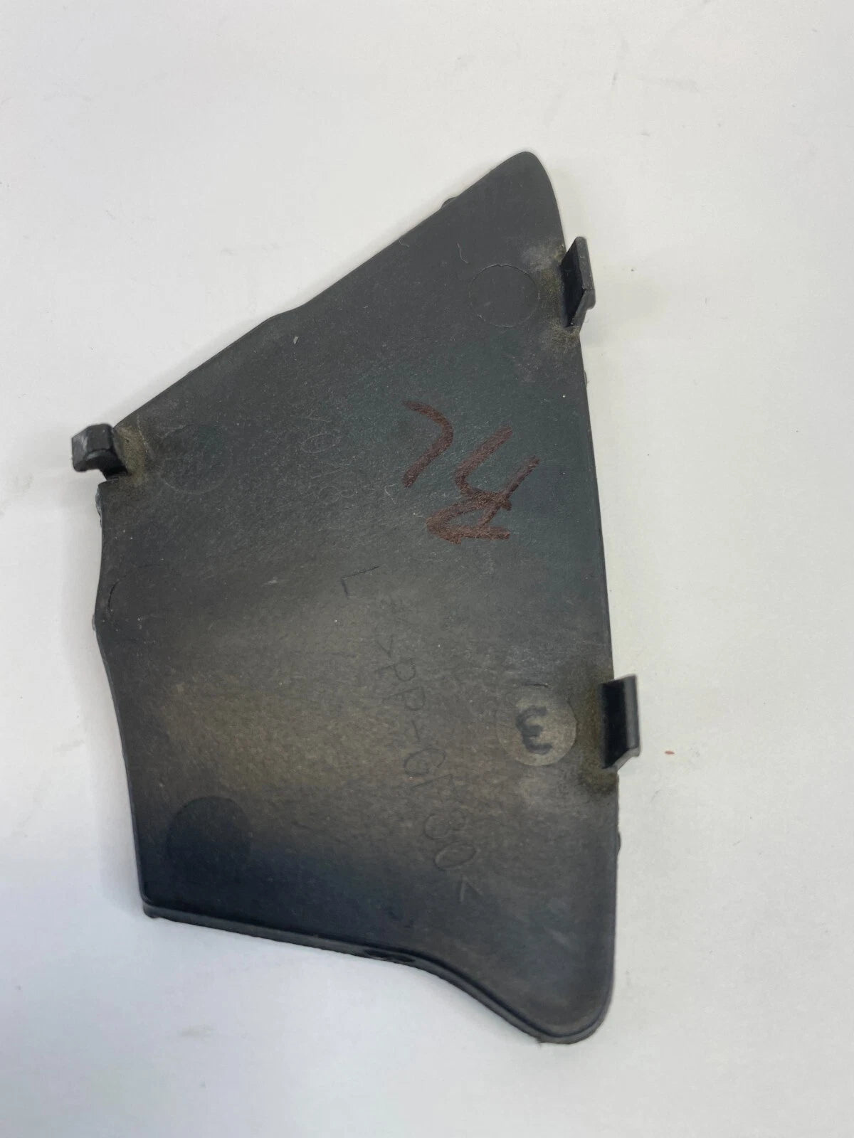 2006 2007 SATURN VUE REAR LEFT SIDE INNER DOOR HANDLE SCREW COVER 10370185 OEM