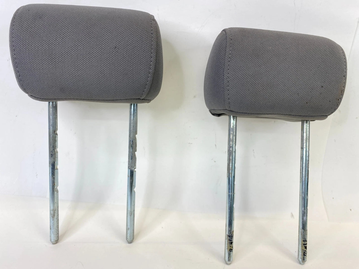 04 05 FORD F-150 REAR CLOTH LEFT & RIGHT SEAT HEADREST HEAD REST SET FLINT OEM