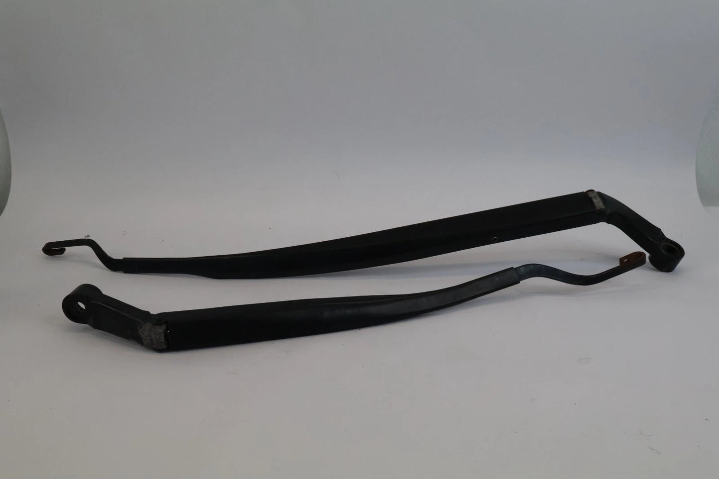 2007-2012 TOYOTA YARIS SEDAN FR RIGHT & LEFT WINDSHIELD WIPER ARMS PAIR SET OEM