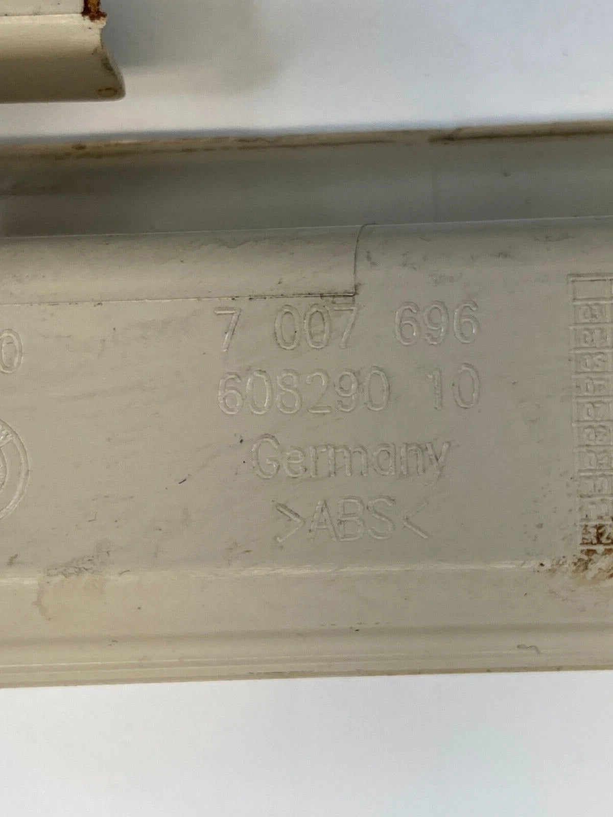 2009 2010 BMW 535i xDrive Front Seat Rail Trim Cover Bezel 608290 10 OEM