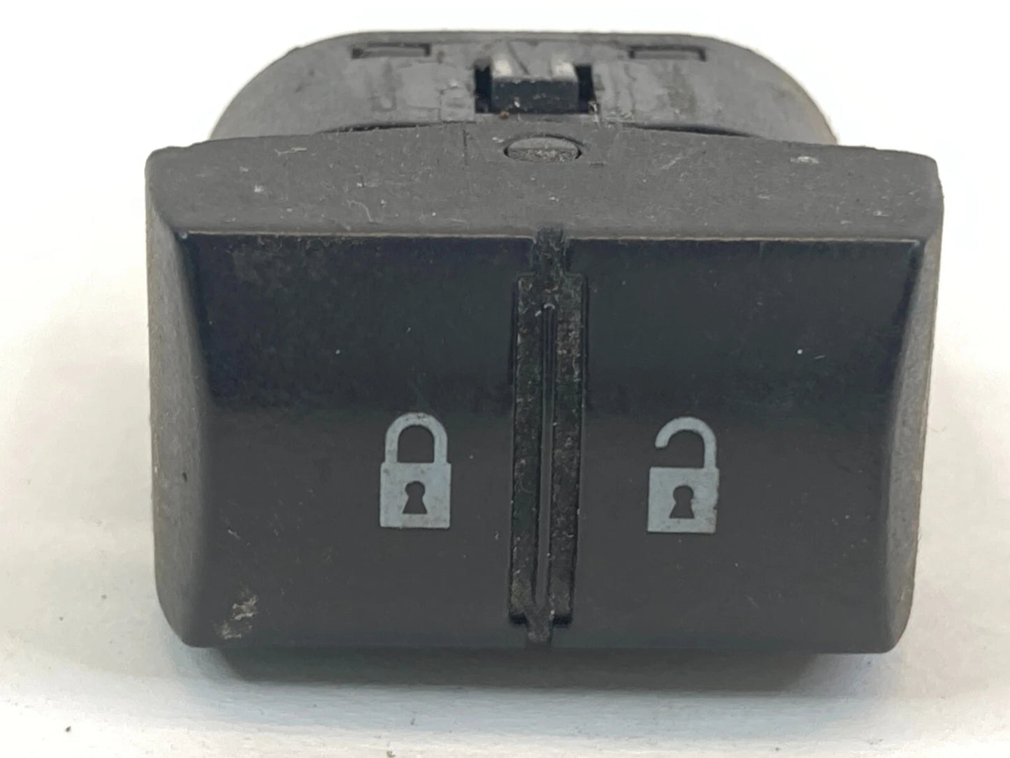 2005-2010 CHEVROLET COBALT FRONT RIGHT SIDE DOOR LOCK CONTROL SWITCH 15777129