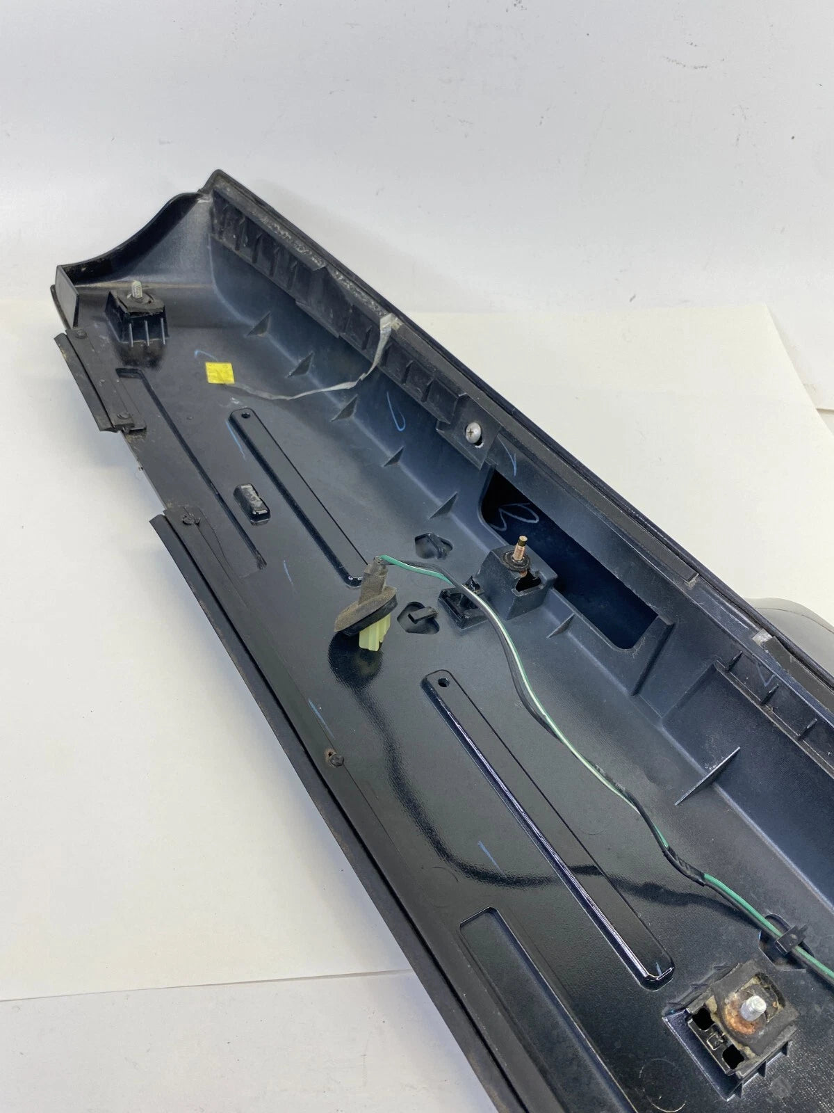 06-08 HONDA PILOT REAR TRUNK TAIL GATE SPOILER W/ 3RD BRAKE LIGHT 74902S9VA010