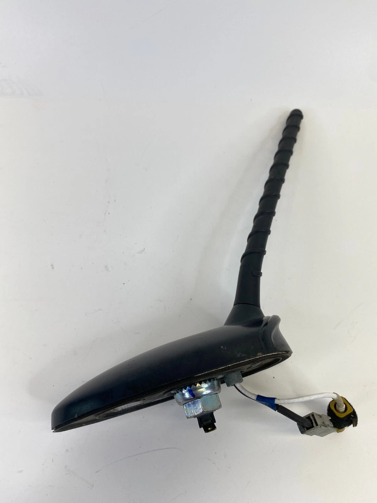 2009-2011 KIA BORREGO RADIO AM FM ANTENNA BASE MAST ROOF MOUNT 96210-2J700 OEM