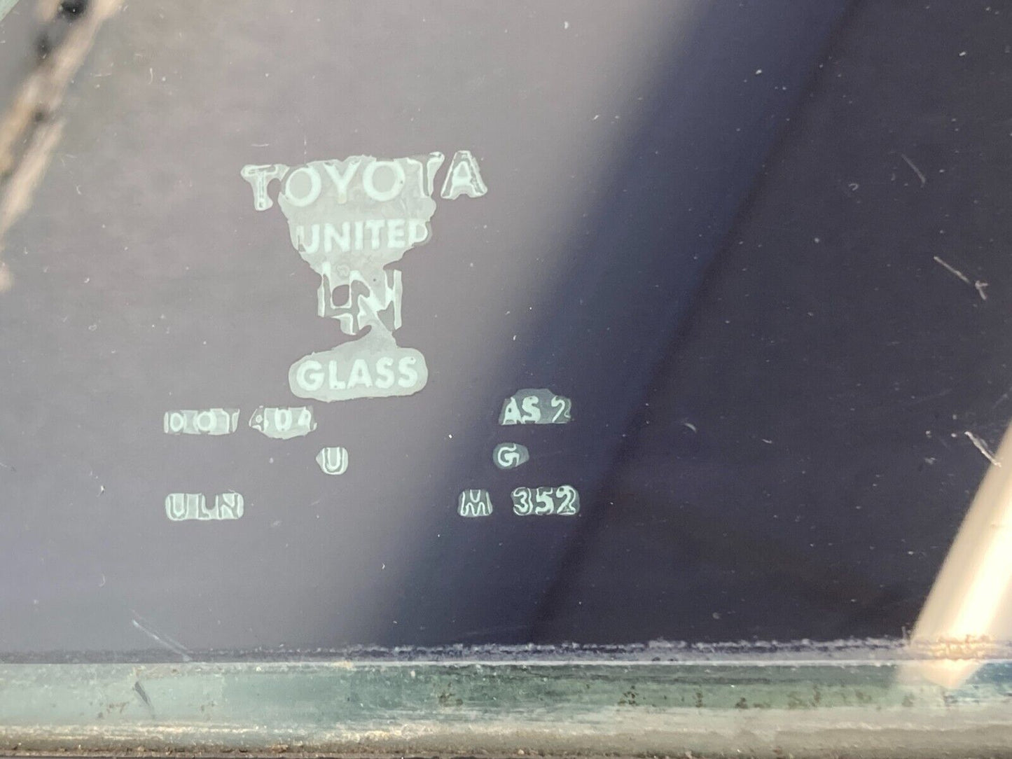 2007-2011 Toyota Camry SDN Rear Right Door Quarter Vent Window Glass 68188-06021