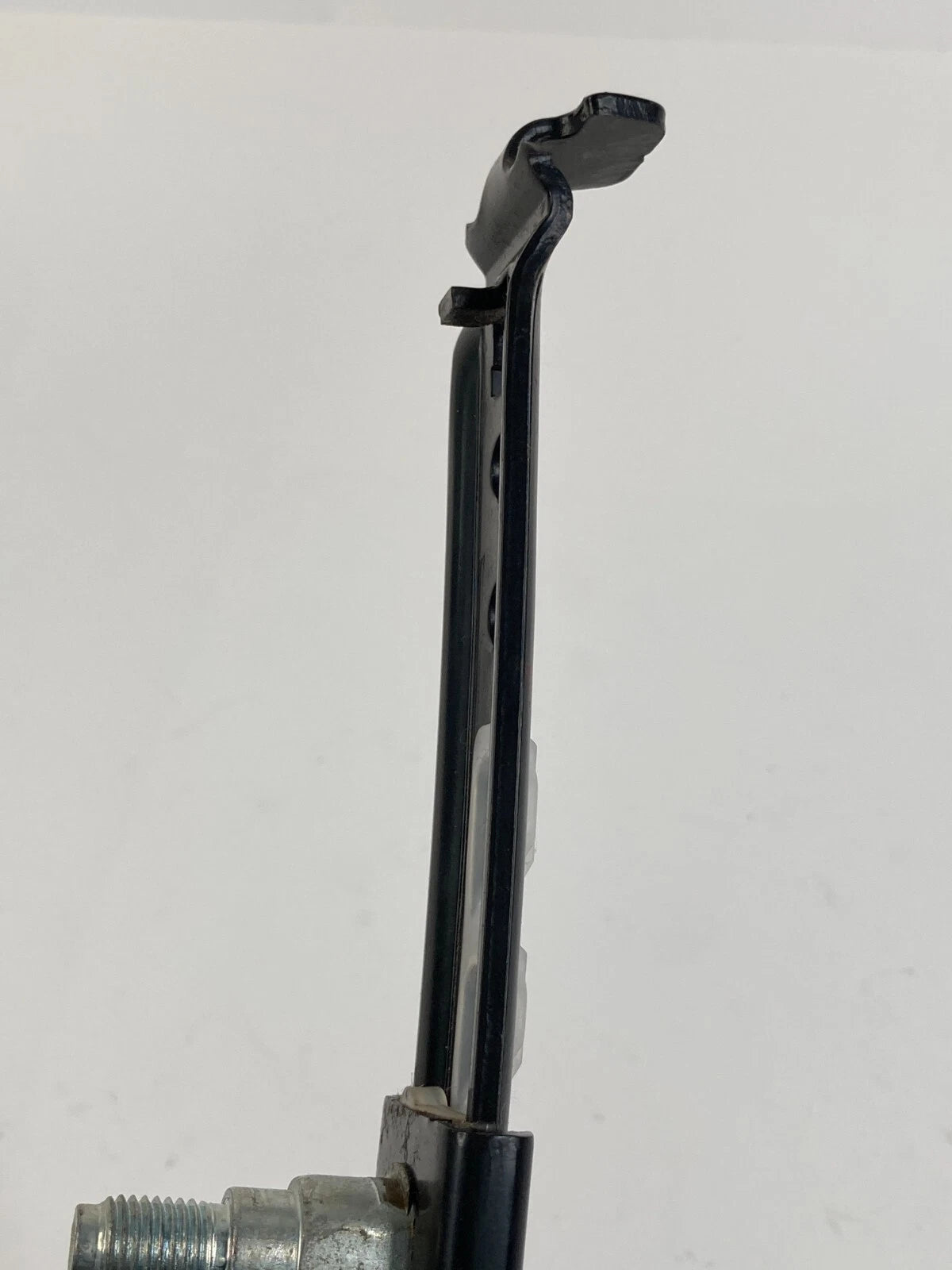 2004-2009 TOYOTA PRIUS REAR RIGHT SIDE SEAT BELT HEIGHT ADJUSTER D526001