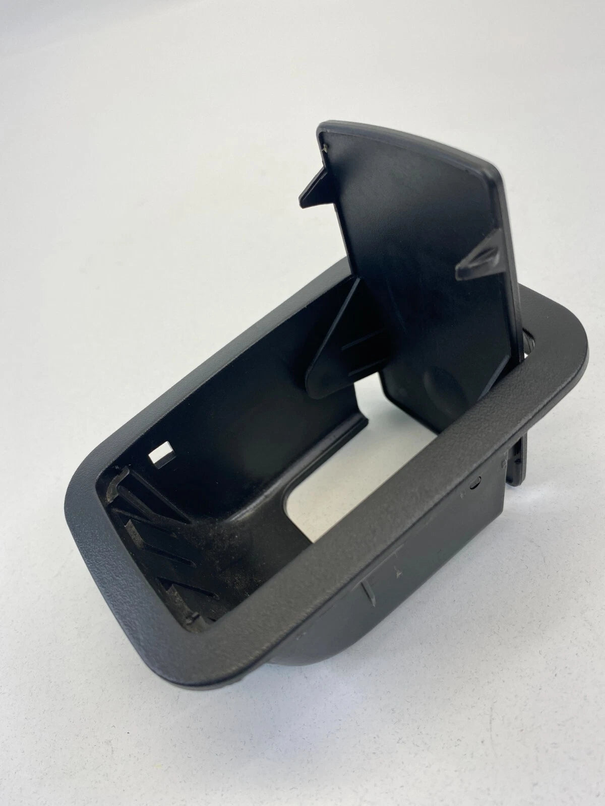 2006-2013 CHEVROLET IMPALA REAR DECK CHILD SEAT LOWER ANCHOR COVER TRIM 15795997