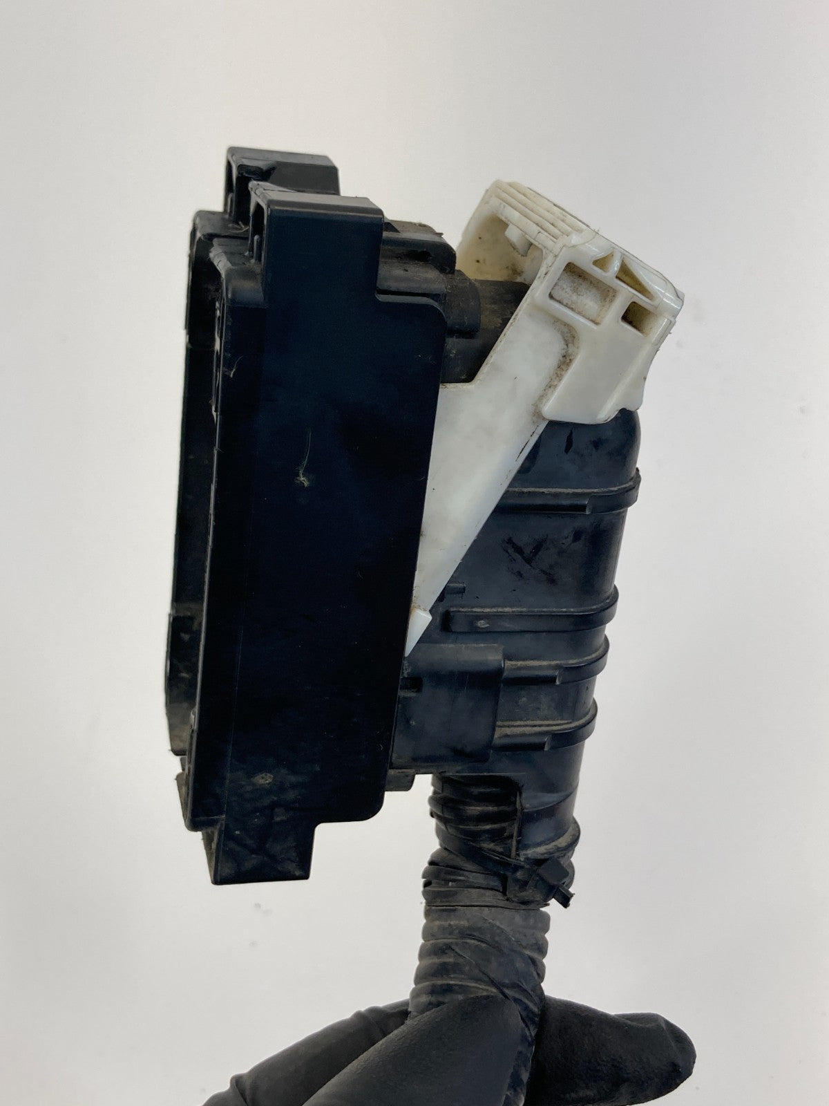 2016 2017 Honda Accord CVT 2.4L ABS Anti Lock Brake Module Connector Socket OEM