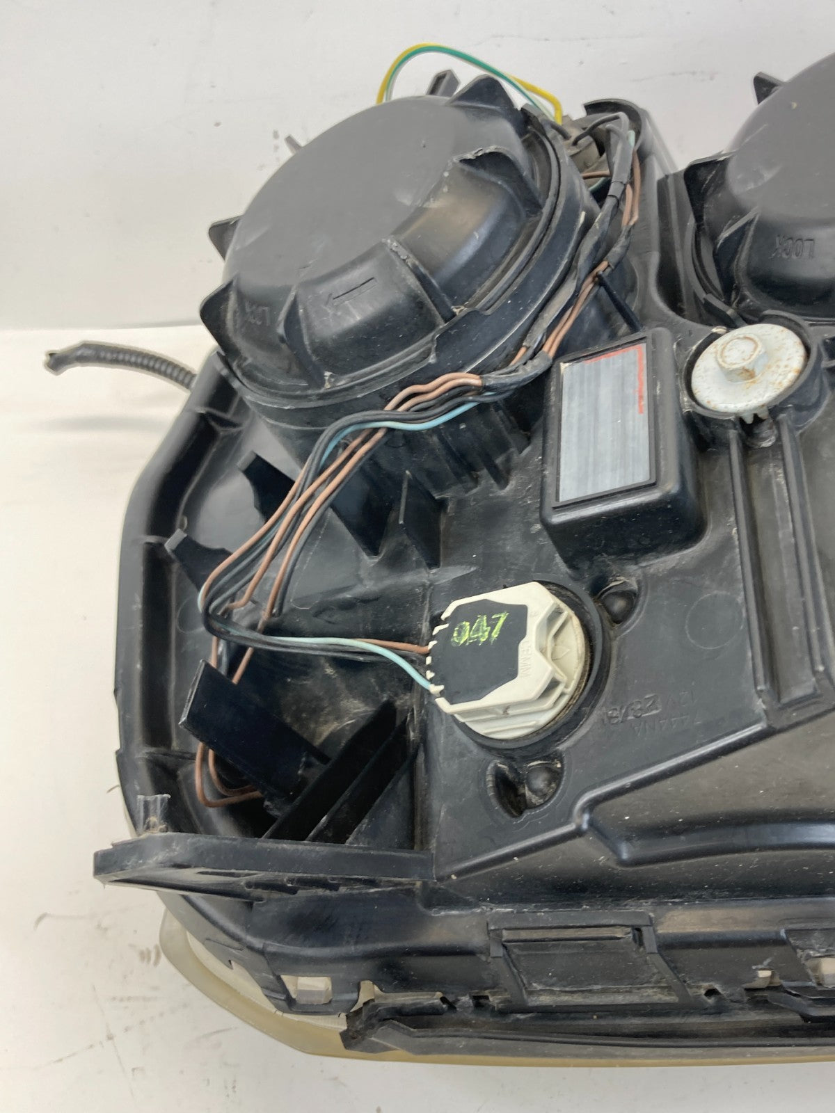 2010-2015 GMC Terrain Right Passenger Side Headlight Headlamp Halogen RH OEM