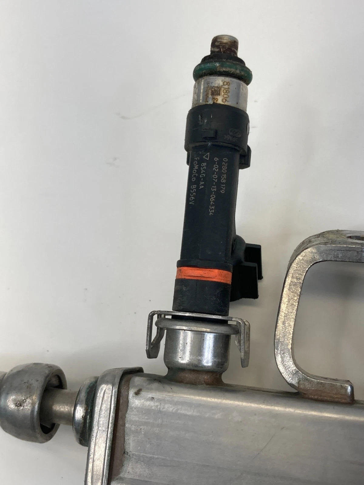 13-18 FORD C-MAX 2.0L L4 AT FUEL INJECTION RAIL W/ INJECTORS 4M5G-9D280-DB OEM