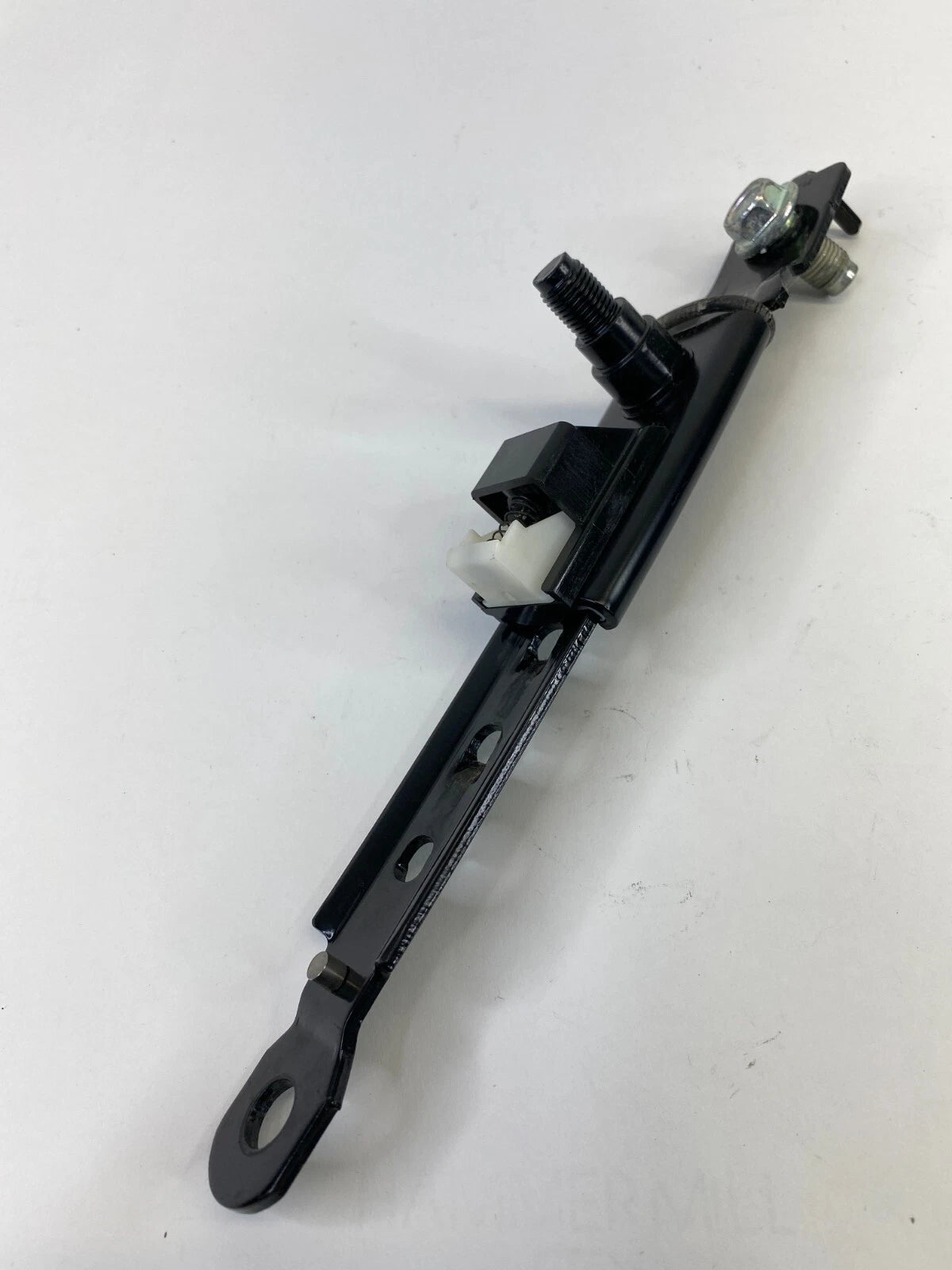 2007-2009 HYUNDAI SANTA FE SEAT BELT HEIGHT ADJUSTER LEFT OR RIGHT SIDE OEM