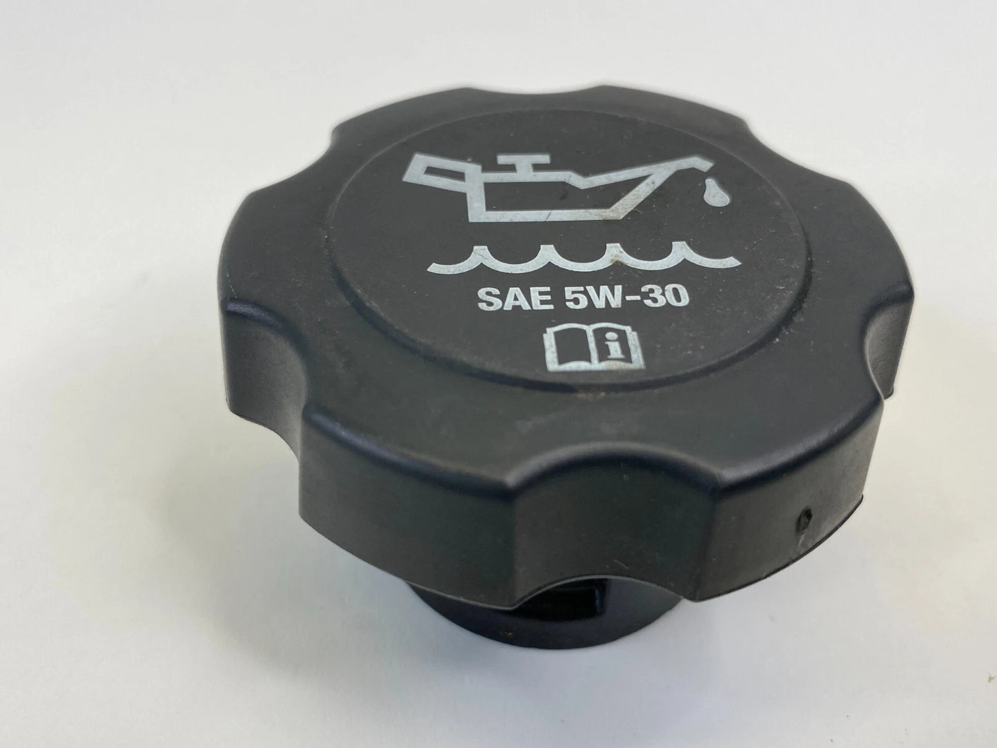2006-2011 BUICK LUCERNE 3.8L V6 ENGINE OIL FLUID FILLER CAP COVER SAE 5W-30