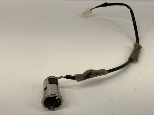 2002 2003 LEXUS ES300 FRONT CENTER CONSOLE 12 VOLT ACCESSORY POWER OUTLET OEM