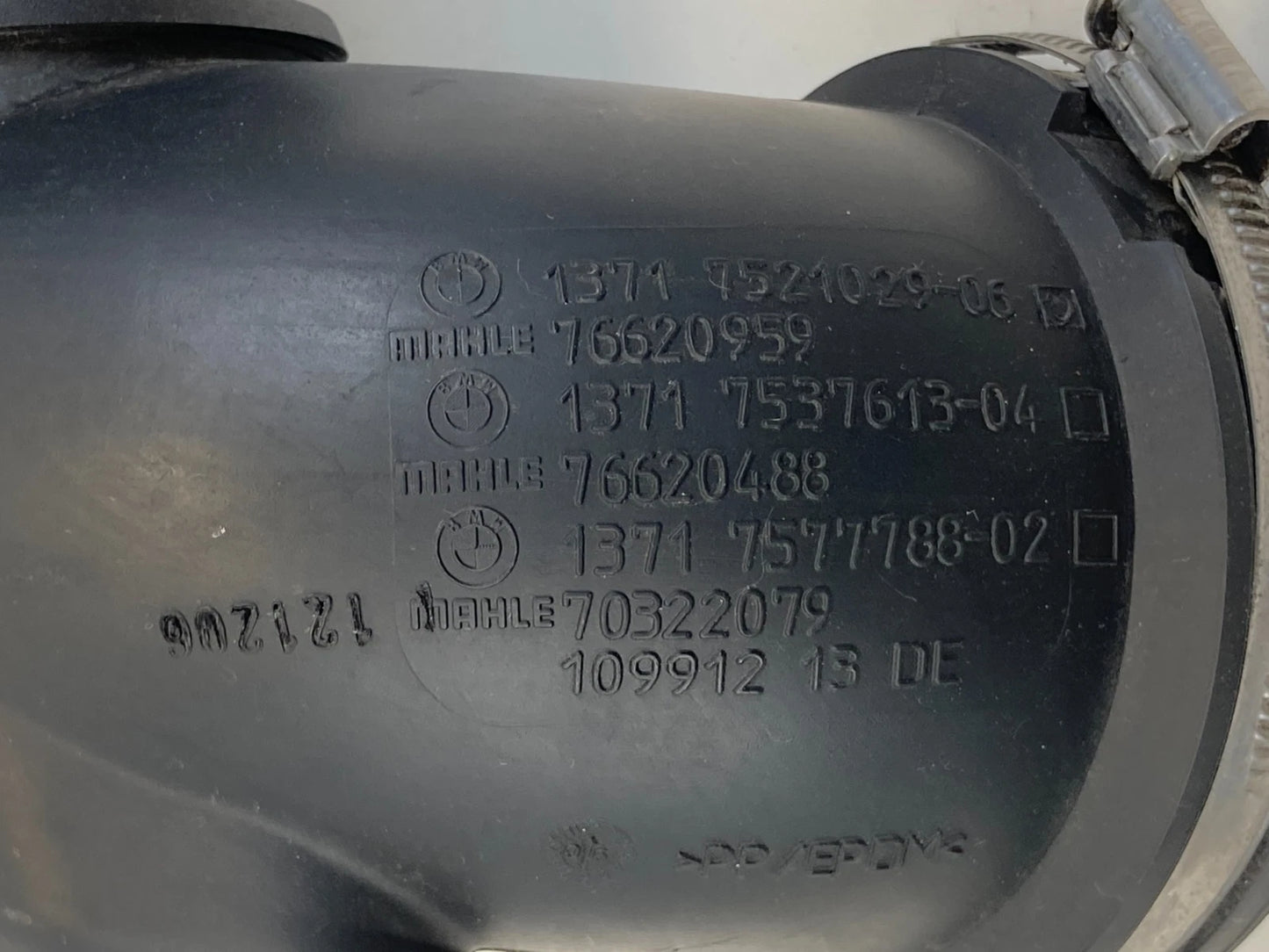 2006 2007 BMW 525I 3.0L AIR INTAKE TUBE DUCT W/ RESONATOR 13717521029 OEM