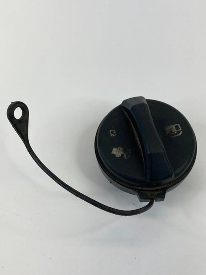 2004 2005 CHEVROLET AVALANCHE 4-DR 5.3L 16V FUEL SYSTEM TANK FILLER CAP ASSY