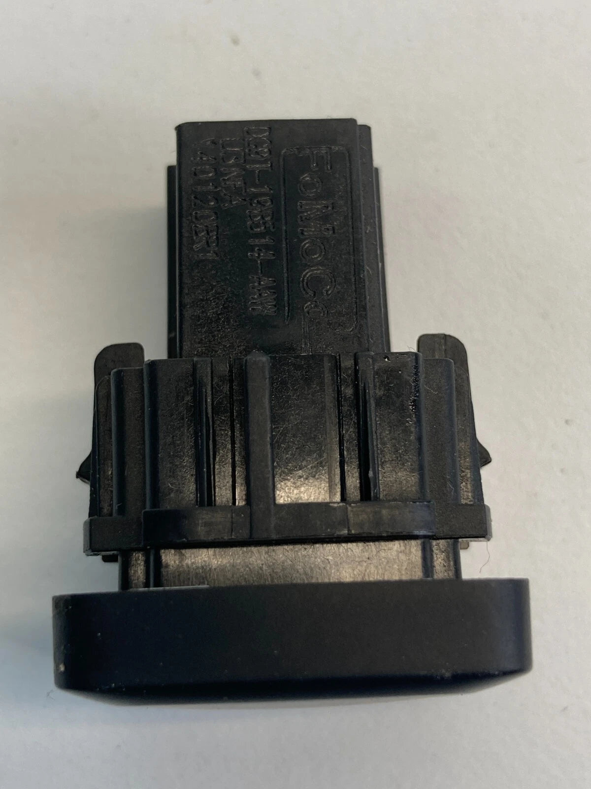 2013-2020 FORD FUSION SEDAN 4-DR DASH TRUNK LID RELEASE SWITCH DG9T198514AAW OEM