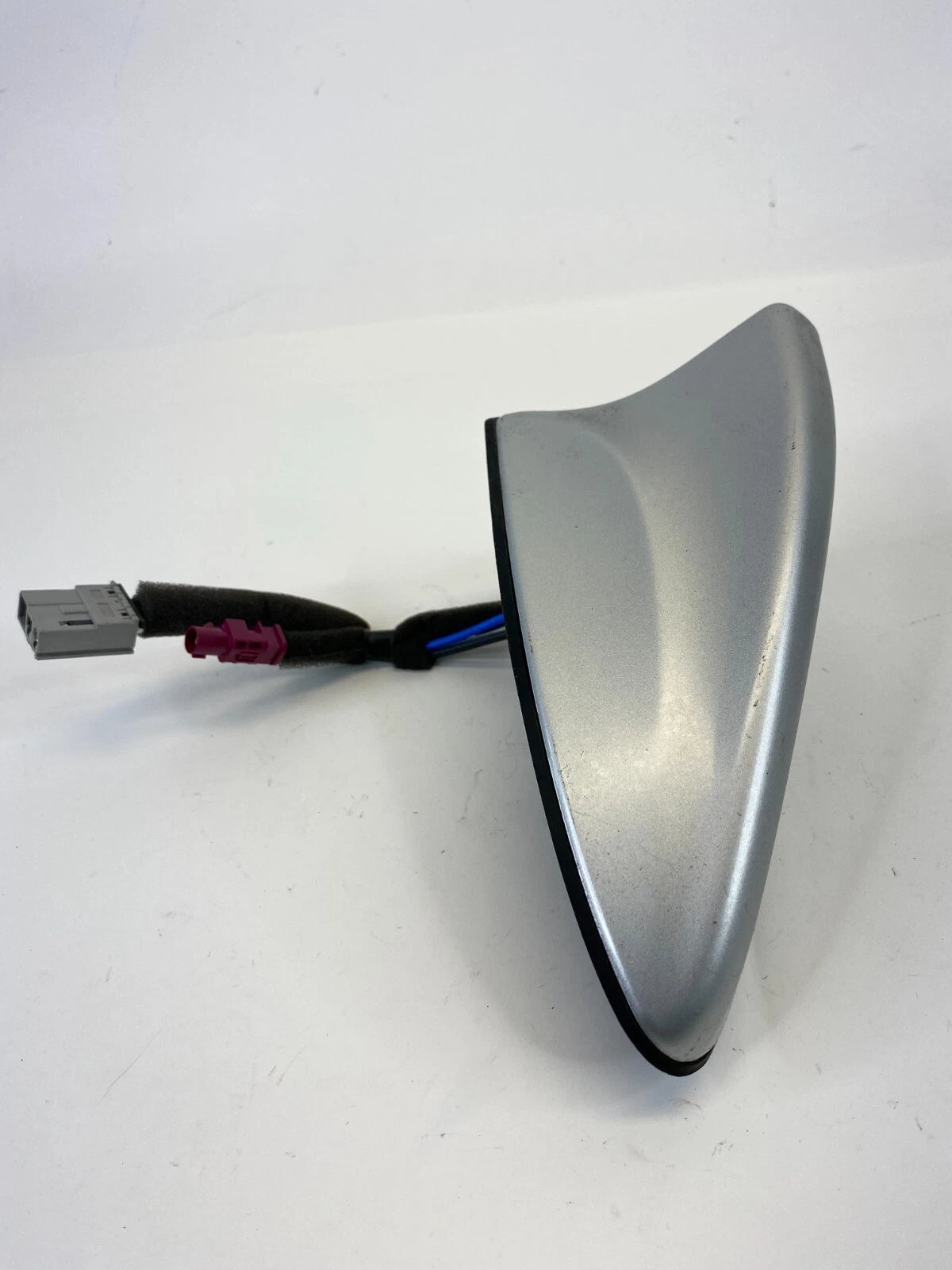 2013-2016 HYUNDAI SANTA FE SPORT ROOF MOUNTED RADIO SHARK FIN ANTENNA OEM