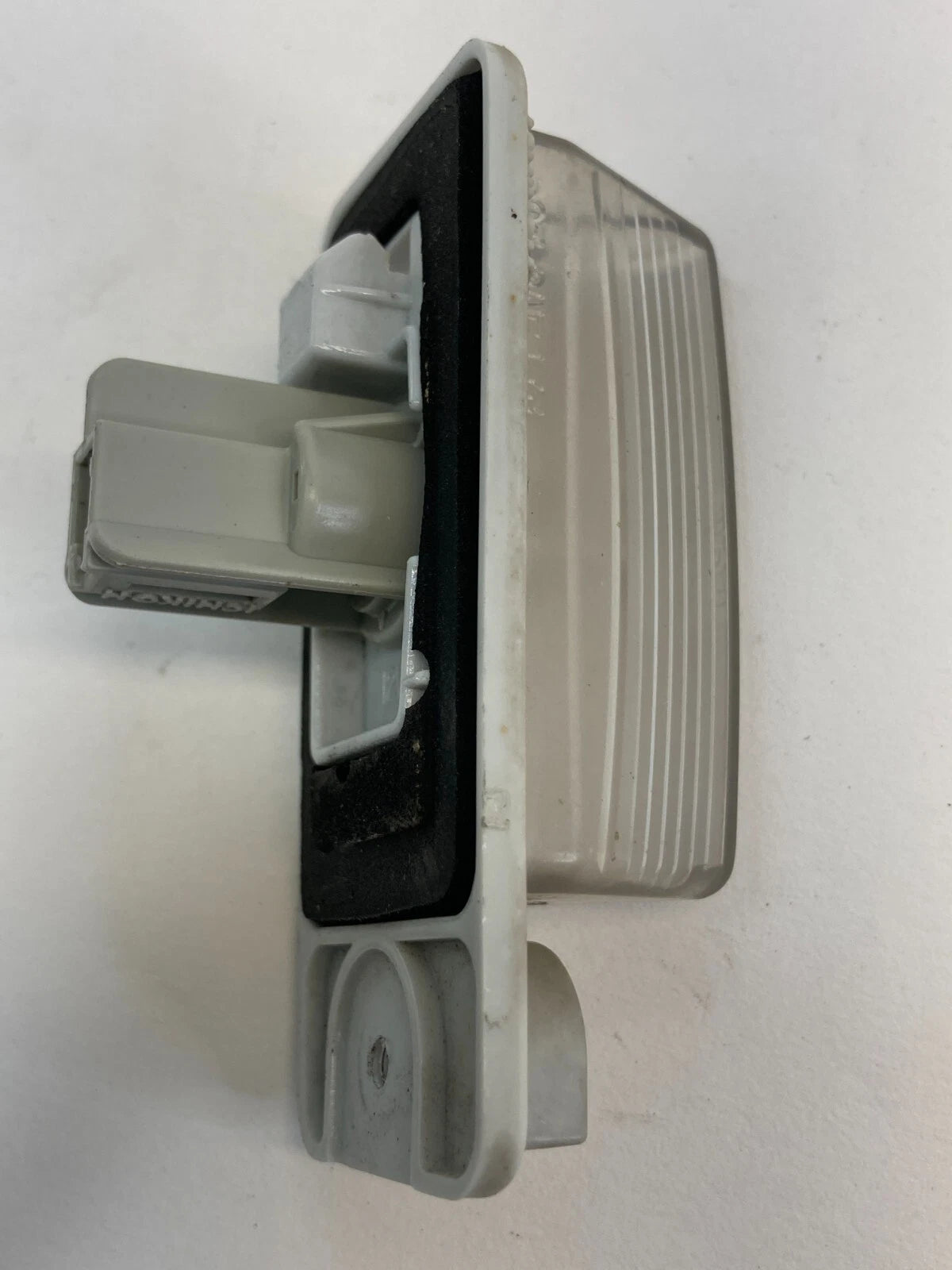 07 08 09 10 11 12 13 NISSAN ALTIMA SEDAN REAR LICENSE PLATE LIGHT LAMP ASSY OEM