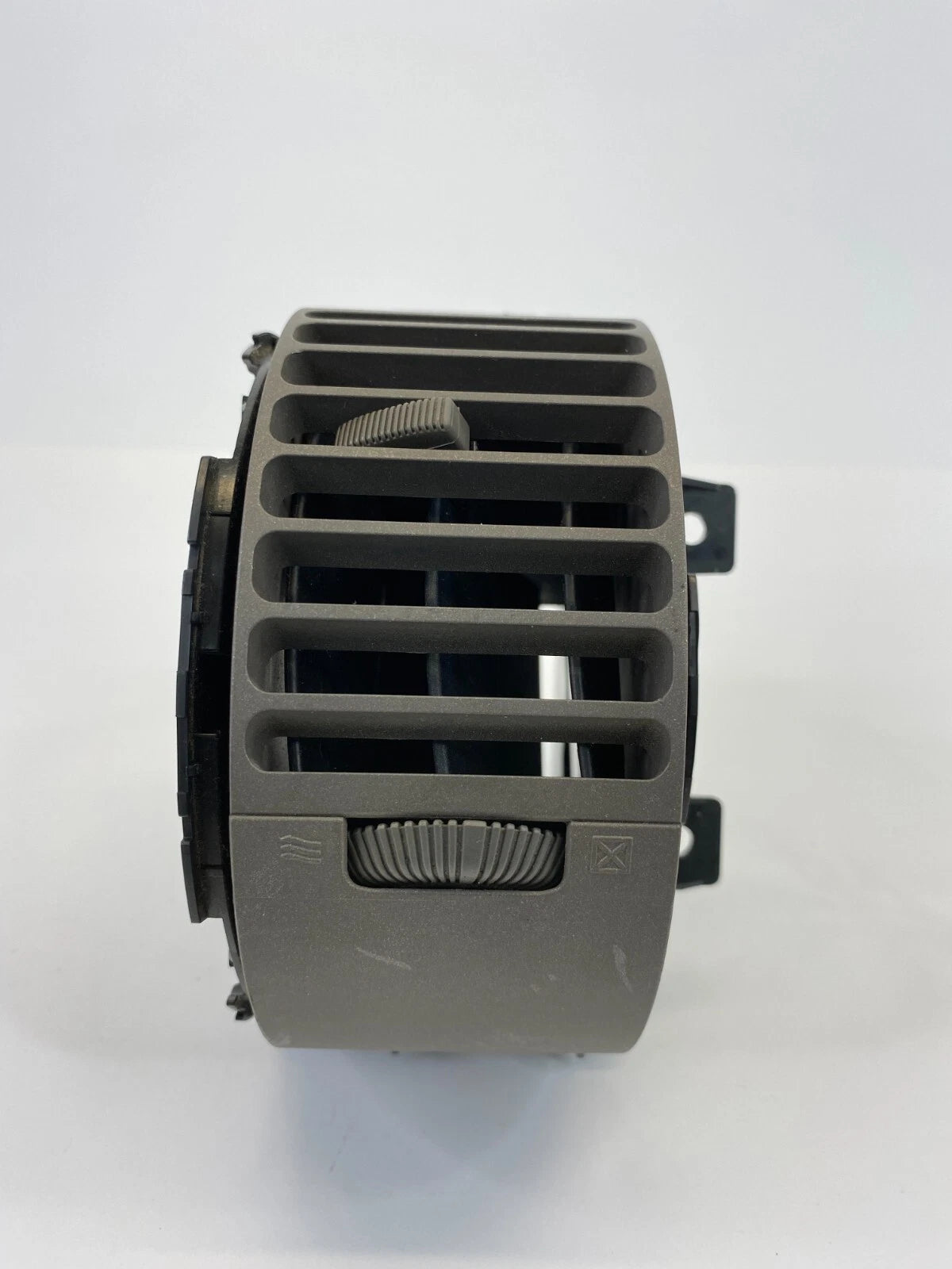 2005-2007 INFINITI G35 DASH RIGHT PASSENGER OUTER A/C AIR VENT OUTLET 68760AC701