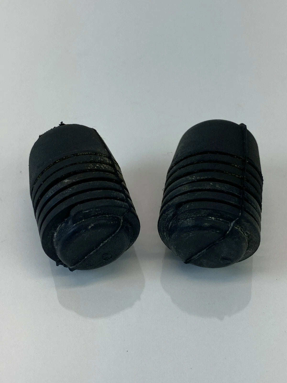 2000-2004 FORD FOCUS REAR TRUNK ADJUSTER BUMPER CUSHION RUBBER ABSORBER OEM