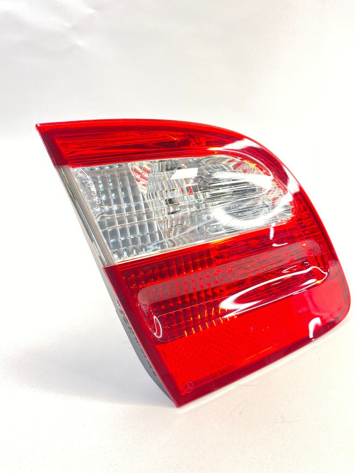 2004-2006 Mercedes-Benz E500 Left Side Inner Tail Light Taillight A2118201364