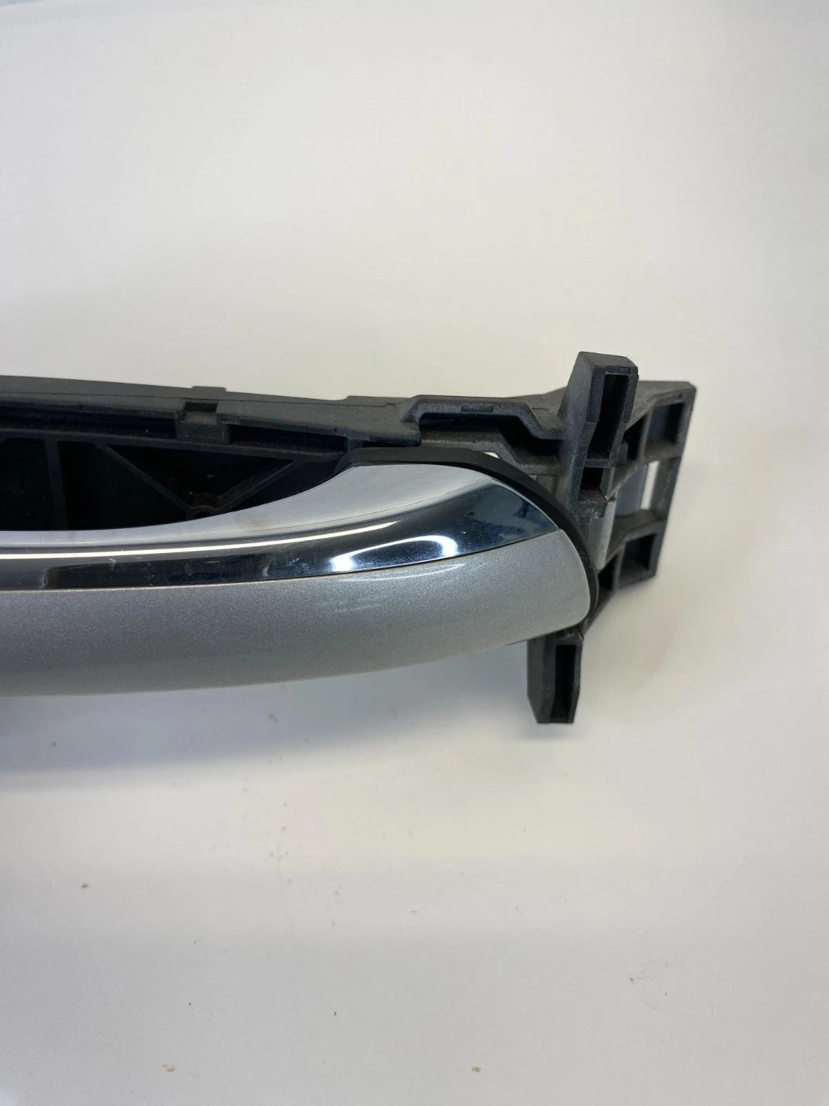 2000-2006 MERCEDES W220 S430 S500 FRONT RIGHT PASSENGER EXTERIOR DOOR HANDLE OEM