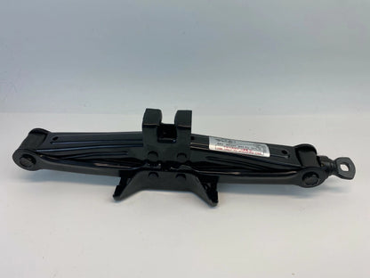 2004-2006 KIA AMANTI SPARE TIRE JACK & TOOL KITS W/ CASE ASSEMBLY 9149-3F200-3
