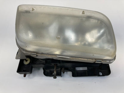 1999 2000 CADILLAC ESCALADE FRONT RIGHT SIDE HEADLIGHT HEADLAMP 15738658 OEM