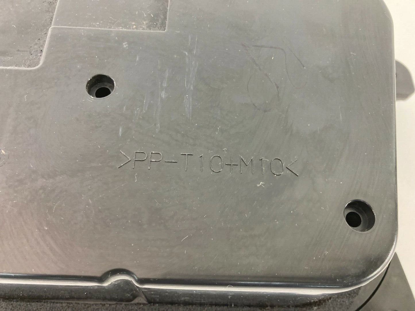 1998-2004 LEXUS GS300 98-00 GS400 REAR RIGHT PASSENGER SPEAKER W/ BOX PANEL