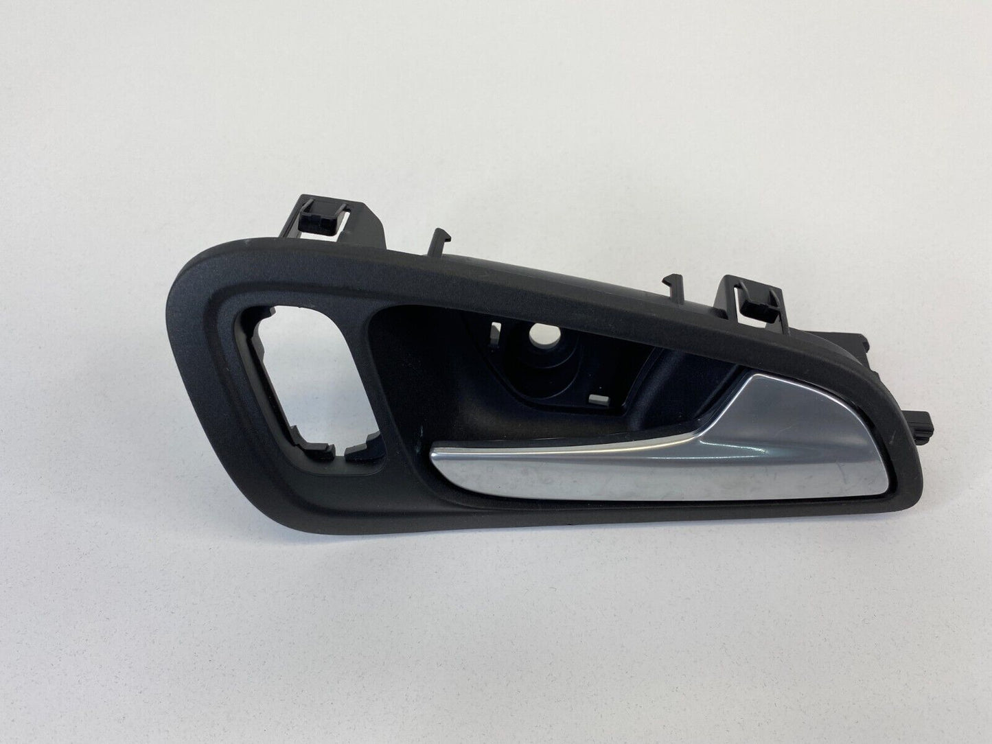 2015-2018 Ford Focus Front Right Passenger Side Inner Door Handle F1EB-A22600-BA