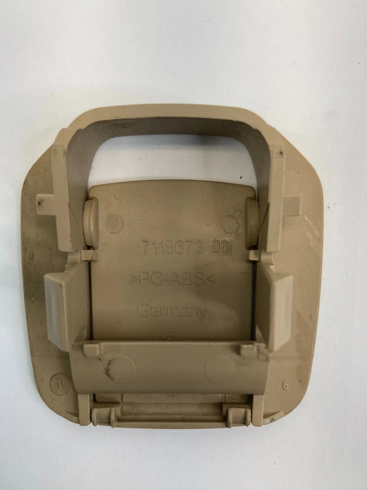 2006 06 BMW 330I SEDAN CHILD SEAT TETHER LATCH COVER TRIM FLAP 711867306 OEM