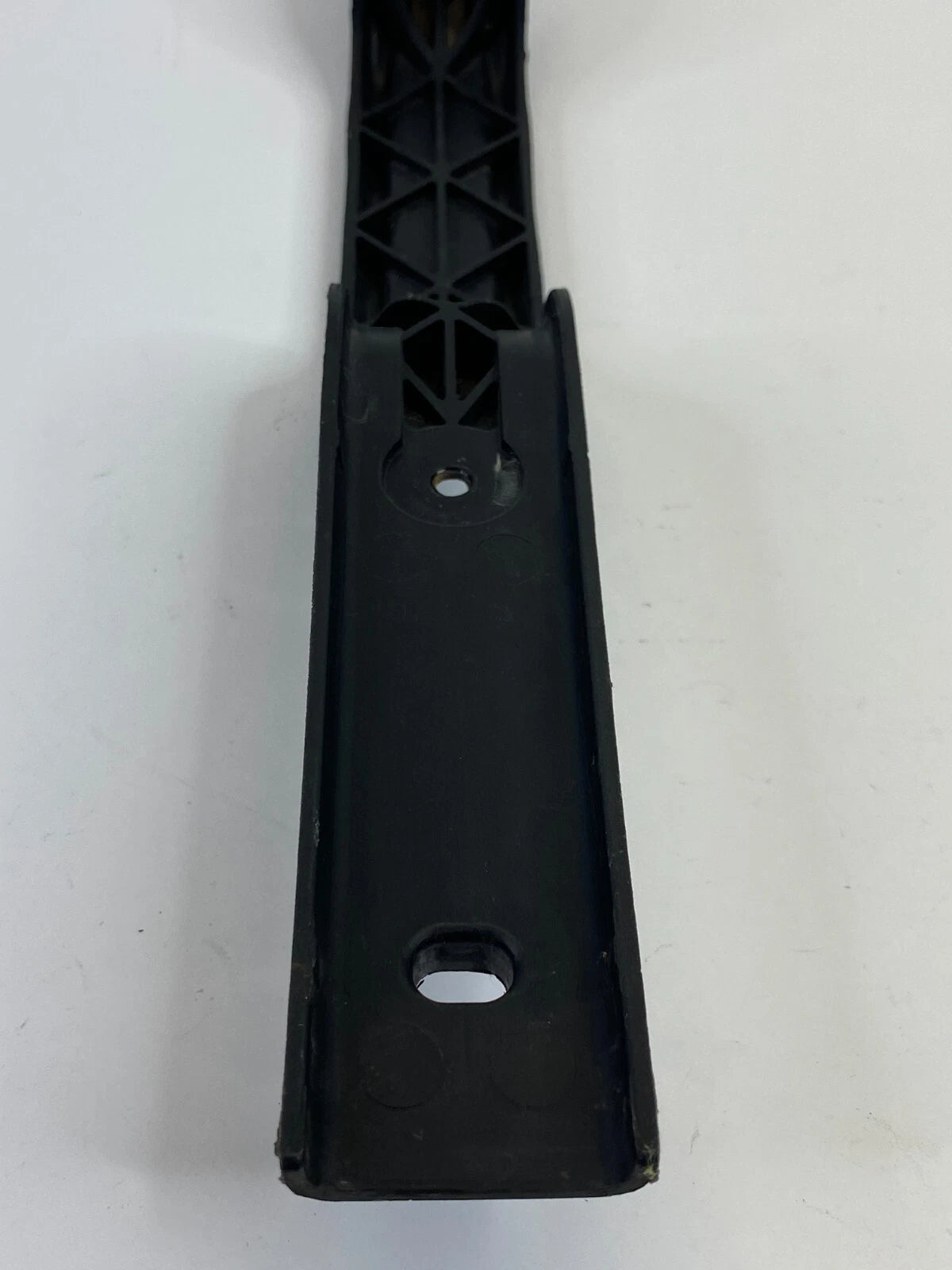 2013-2016 FORD ESCAPE RADIATOR AIR GUIDE SUPPORT BRACKET CJ54-8472-BA
