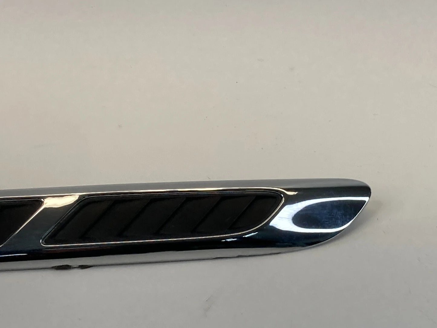 2008-2012 BUICK ENCLAVE FR HOOD LEFT SIDE EXTERIOR GRILL TRIM MOLDING CHROME OEM