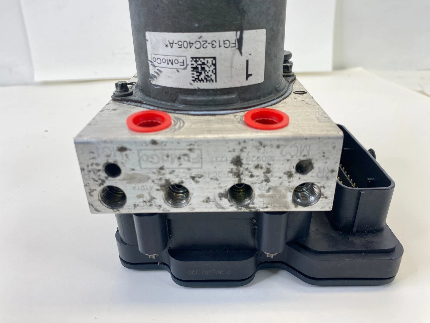 2015-2019 FORD TAURUS ANTI-LOCK BRAKE ABS PUMP CONTROL MODULE FG13-2C405-A OEM