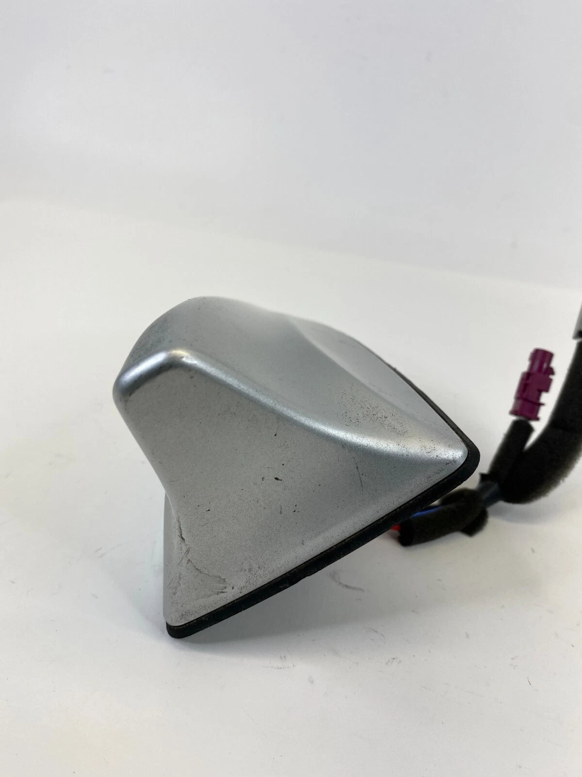 2013-2016 HYUNDAI SANTA FE SPORT ROOF MOUNTED RADIO SHARK FIN ANTENNA OEM