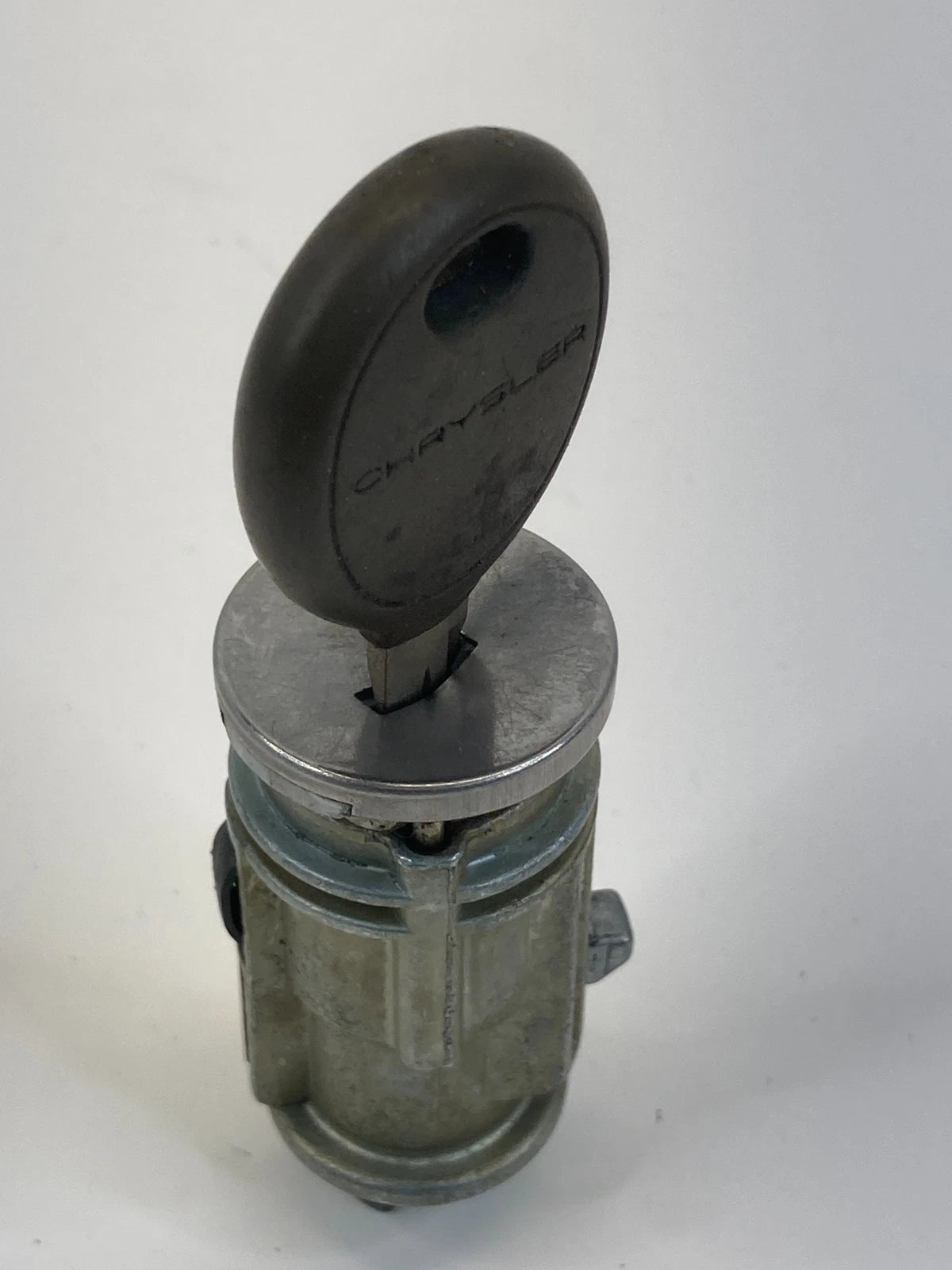 2002-2005 CHRYSLER PT CRUISER 2.4L IGNITION SWITCH LOCK CYLINDER W/ KEY OEM