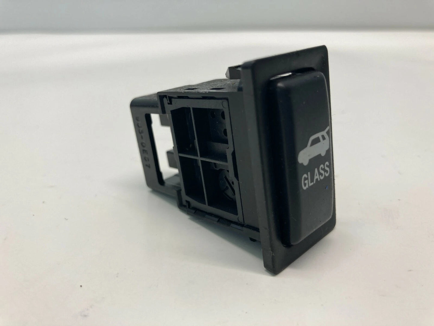 2003-2008 TOYOTA MATRIX PONTIAC VIBE REAR TRUNK OPEN GLASS RELEASE SWITCH OEM